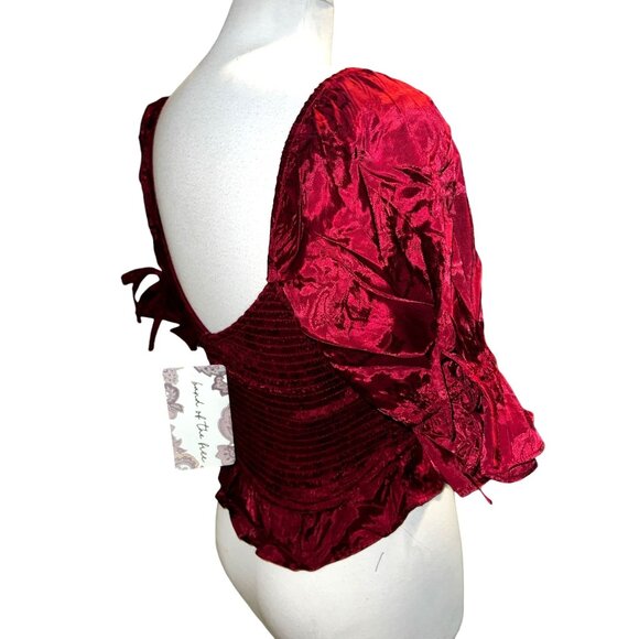 Band of the Free NWT Lea Rhubarb Smocked Crop Top Sz Medium Red Rhubarb Puff Sle - Picture 9 of 14